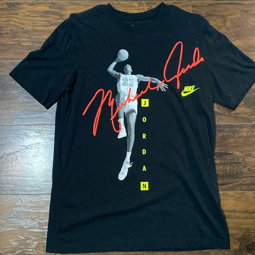 Men’s Air-Jordan Tee size Medium